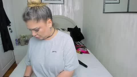 Snapshot of wildkatrina_ chatting on May 31, 4:53 am Miss Deea online show from May 31, 4:53 am