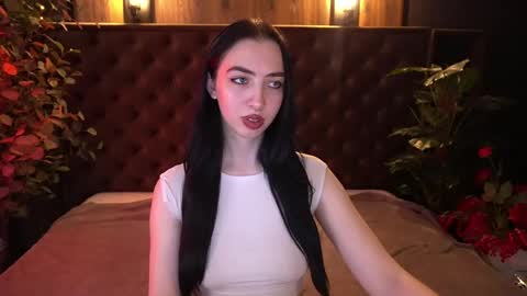 Snapshot of wildkittenx_ chatting on April 22, 6:49 am Alena online show from April 22, 6:49 am