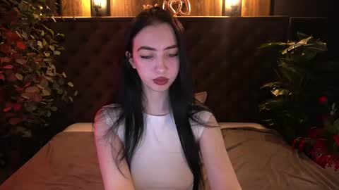 Snapshot of wildkittenx_ chatting on April 26, 5:49 am Alena online show from April 26, 5:49 am