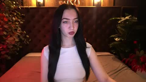 Snapshot of wildkittenx_ chatting on April 27, 5:49 am Alena online show from April 27, 5:49 am