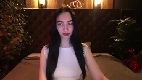 Snapshot of wildkittenx_ chatting on April 29, 6:06 am Alena online show from April 29, 6:06 am