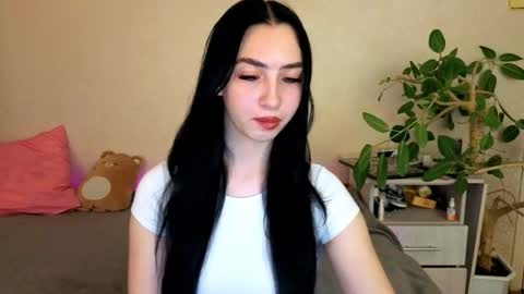 Snapshot of wildkittenx_ chatting on May 16, 6:21 am Alena online show from May 16, 6:21 am