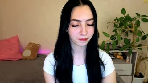 Snapshot of wildkittenx_ chatting on May 16, 6:32 am Alena online show from May 16, 6:32 am