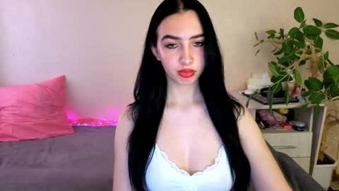 Snapshot of wildkittenx_ chatting on May 22, 5:25 am Alena online show from May 22, 5:25 am