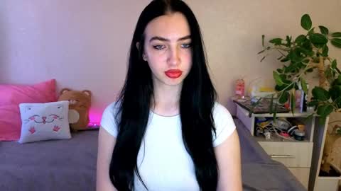 Snapshot of wildkittenx_ chatting on June 5, 5:03 am Alena online show from June 5, 5:03 am
