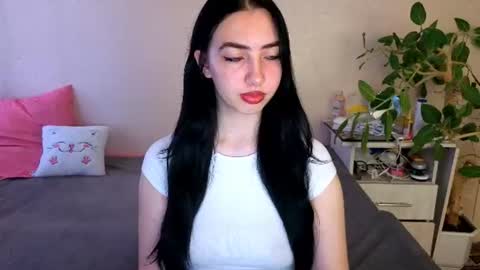 Snapshot of wildkittenx_ chatting on June 11, 4:10 am Alena online show from June 11, 4:10 am
