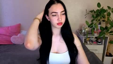 Snapshot of wildkittenx_ chatting on June 14, 4:03 am Alena online show from June 14, 4:03 am