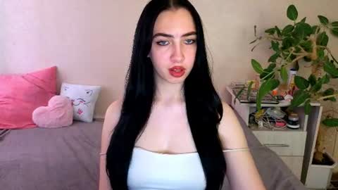 Snapshot of wildkittenx_ chatting on June 16, 5:54 am Alena online show from June 16, 5:54 am