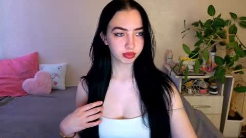 Snapshot of wildkittenx_ chatting on June 21, 3:53 am Alena online show from June 21, 3:53 am