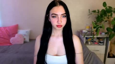 Snapshot of wildkittenx_ chatting on June 24, 4:00 am Alena online show from June 24, 4:00 am