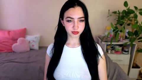 Snapshot of wildkittenx_ chatting on June 30, 4:13 am Alena online show from June 30, 4:13 am