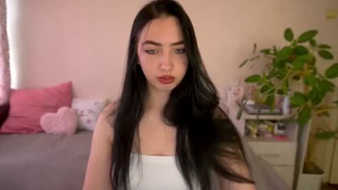 Snapshot of wildkittenx_ chatting on July 19, 4:38 am Alena online show from July 19, 4:38 am
