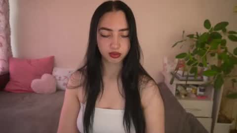 Snapshot of wildkittenx_ chatting on July 22, 4:15 am Alena online show from July 22, 4:15 am