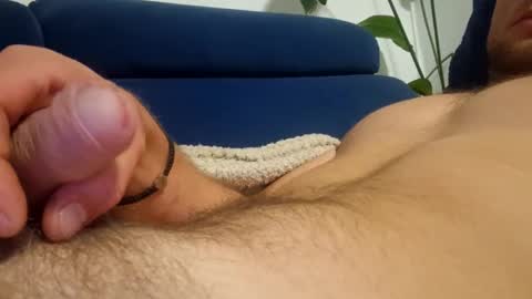 Snapshot of wildmike93 chatting on October 4, 1:58 am wildmike93 online show from October 4, 1:58 am