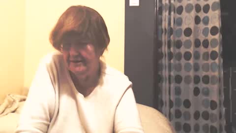 WildRedCat online show from December 2, 10:16 pm