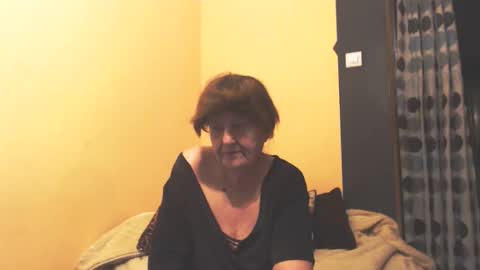 Snapshot of wildredcat chatting on April 21, 9:50 pm WildRedCat online show from April 21, 9:50 pm