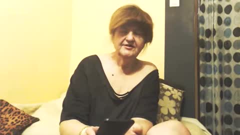 Snapshot of wildredcat chatting on May 1, 7:29 pm WildRedCat online show from May 1, 7:29 pm