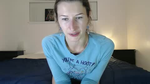 WildRose L - check my Pinned tweet if you dont see me online within 5 minutes after Ive sent email notifications online show from December 3, 3:09 am