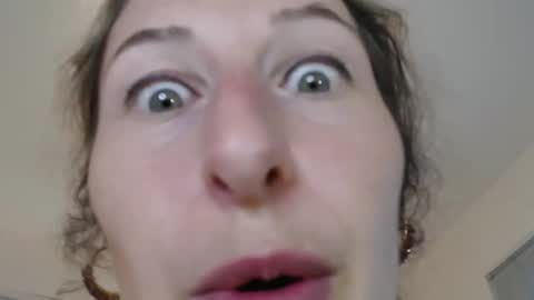 WildRose L - check my Pinned tweet if you dont see me online within 5 minutes after Ive sent email notifications online show from November 27, 11:18 pm