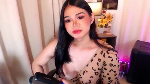 Ms Lucy online show from November 29, 1:19 am