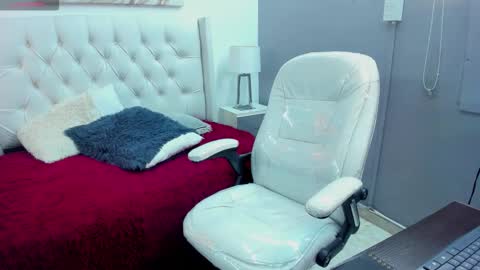 wild online show from February 19, 4:52 am