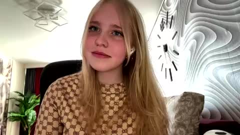 Snapshot of wilhelminafraker chatting on May 21, 1:18 pm Anny online show from May 21, 1:18 pm