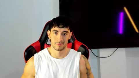 Snapshot of will_ferrari300 chatting on February 6, 9:56 am will_ferrari300 online show from February 6, 9:56 am