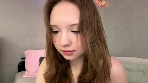 Snapshot of willenasow chatting on April 22, 3:13 pm Olivia online show from April 22, 3:13 pm