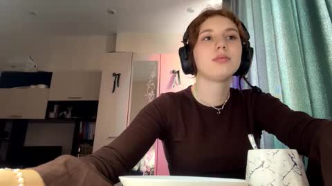 Alice online show from March 5, 1:18 pm