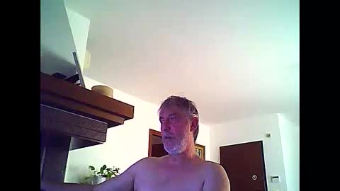 Snapshot of willfire71 chatting on May 16, 6:43 am Willfire71 online show from May 16, 6:43 am