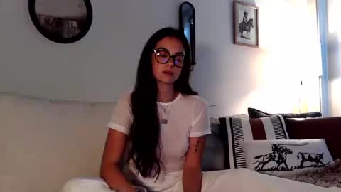 willowbelle online show from October 17, 10:45 pm