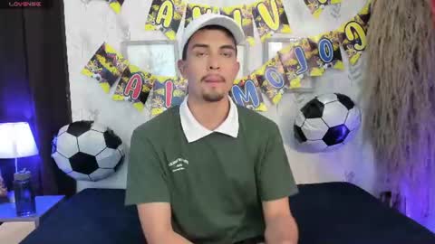 Snapshot of willy_diamond chatting on June 20, 7:49 pm Willy Diamond online show from June 20, 7:49 pm