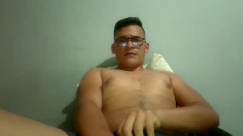 Snapshot of willywonka1301 chatting on July 5, 9:33 pm willywonka1301 online show from July 5, 9:33 pm