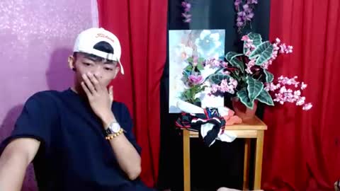 Snapshot of win_boy chatting on July 31, 10:53 pm win_boy online show from July 31, 10:53 pm