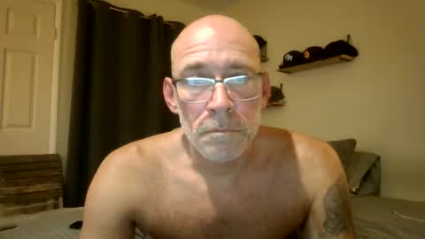 Snapshot of wingnutt765733 chatting on October 3, 6:43 am wingnutt765733 online show from October 3, 6:43 am