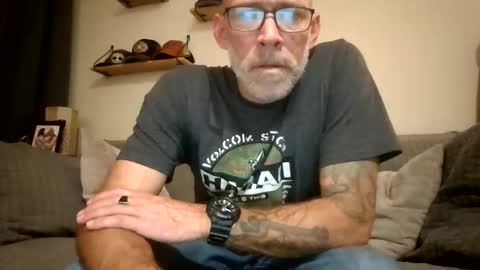 Snapshot of wingnutt765733 chatting on February 10, 2:48 am wingnutt765733 online show from February 10, 2:48 am