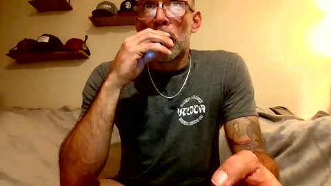 Snapshot of wingnutt765733 chatting on February 16, 4:30 am wingnutt765733 online show from February 16, 4:30 am