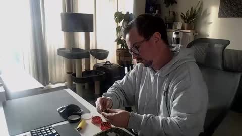 Snapshot of winnydepooh chatting on January 31, 2:39 pm cream36 online show from January 31, 2:39 pm