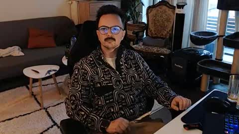 Snapshot of winnydepooh chatting on November 7, 3:23 pm cream36 online show from November 7, 3:23 pm