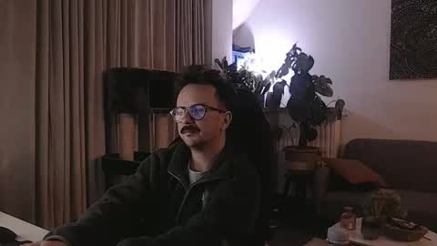 Snapshot of winnydepooh chatting on March 17, 10:13 pm cream36 online show from March 17, 10:13 pm