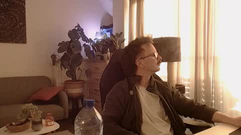 Snapshot of winnydepooh chatting on March 18, 5:27 pm cream36 online show from March 18, 5:27 pm