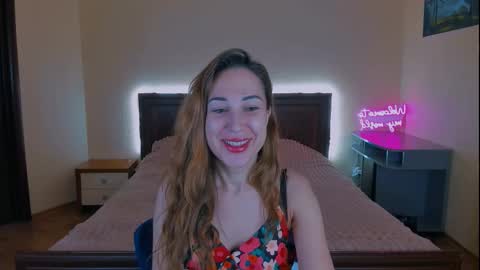 Snapshot of wise_ava chatting on March 25, 10:27 pm Sarah Curly online show from March 25, 10:27 pm