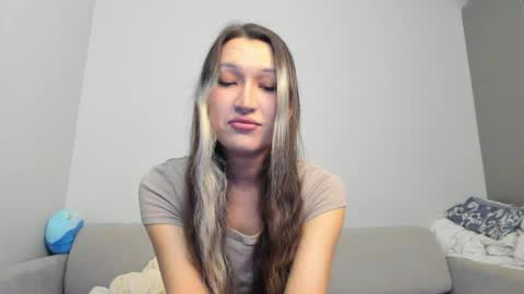 Snapshot of wiseenoughlamb chatting on March 25, 7:09 pm Asylai but you can call me Aila online show from March 25, 7:09 pm