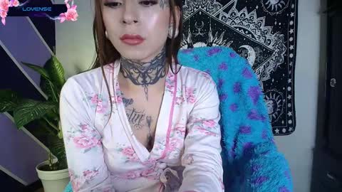 ig WitchDivinne online show from February 16, 12:51 am