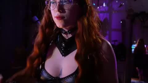Snapshot of witch_fiona chatting on March 14, 8:03 pm Goddess of two strapons - Mr. long Don Mr. Pinky online show from March 14, 8:03 pm