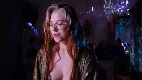 Snapshot of witch_fiona chatting on April 21, 8:12 pm Goddess of two strapons - Mr. long Don Mr. Pinky online show from April 21, 8:12 pm