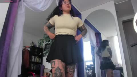 Snapshot of witchofhearts chatting on June 1, 2:08 pm Luna Violeta A r t i s t online show from June 1, 2:08 pm