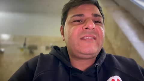 Snapshot of witebull83 chatting on December 8, 2:52 pm Witebull online show from December 8, 2:52 pm