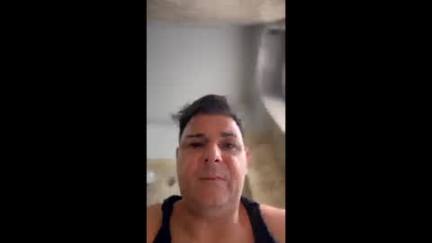 Snapshot of witebull83 chatting on December 15, 10:50 am Witebull online show from December 15, 10:50 am