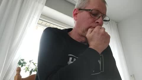 Snapshot of wittzel chatting on February 14, 9:39 am wittzel online show from February 14, 9:39 am